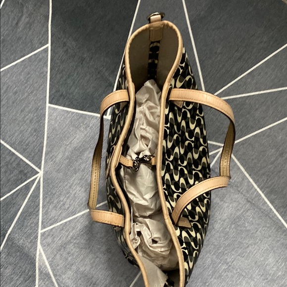 Coach Black and Tan Geometric Tote Bag - Picture 4 of 8
